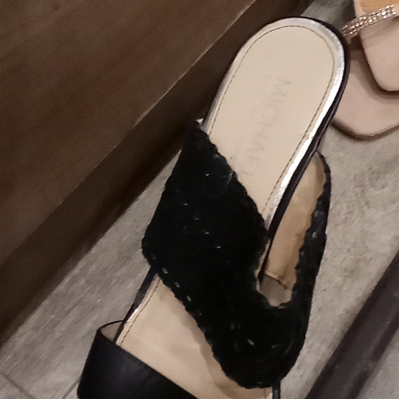 Heels - Picture 2 of 3